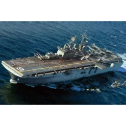 Maquette Bateau USS Bonhomme Richard LHD-6 -Modèles Jouets Magasin hobby boss hb83407 uss bonhomme richard lhd 6 1 2