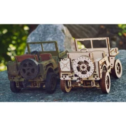 WOODEN CITY Maquette 4x4 -Modèles Jouets Magasin wooden city wr309 4x4 18